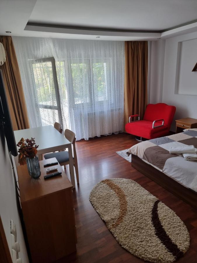 Appartamento Charming And Intimate Getaway In Bucharest - Near Unirii Square Esterno foto