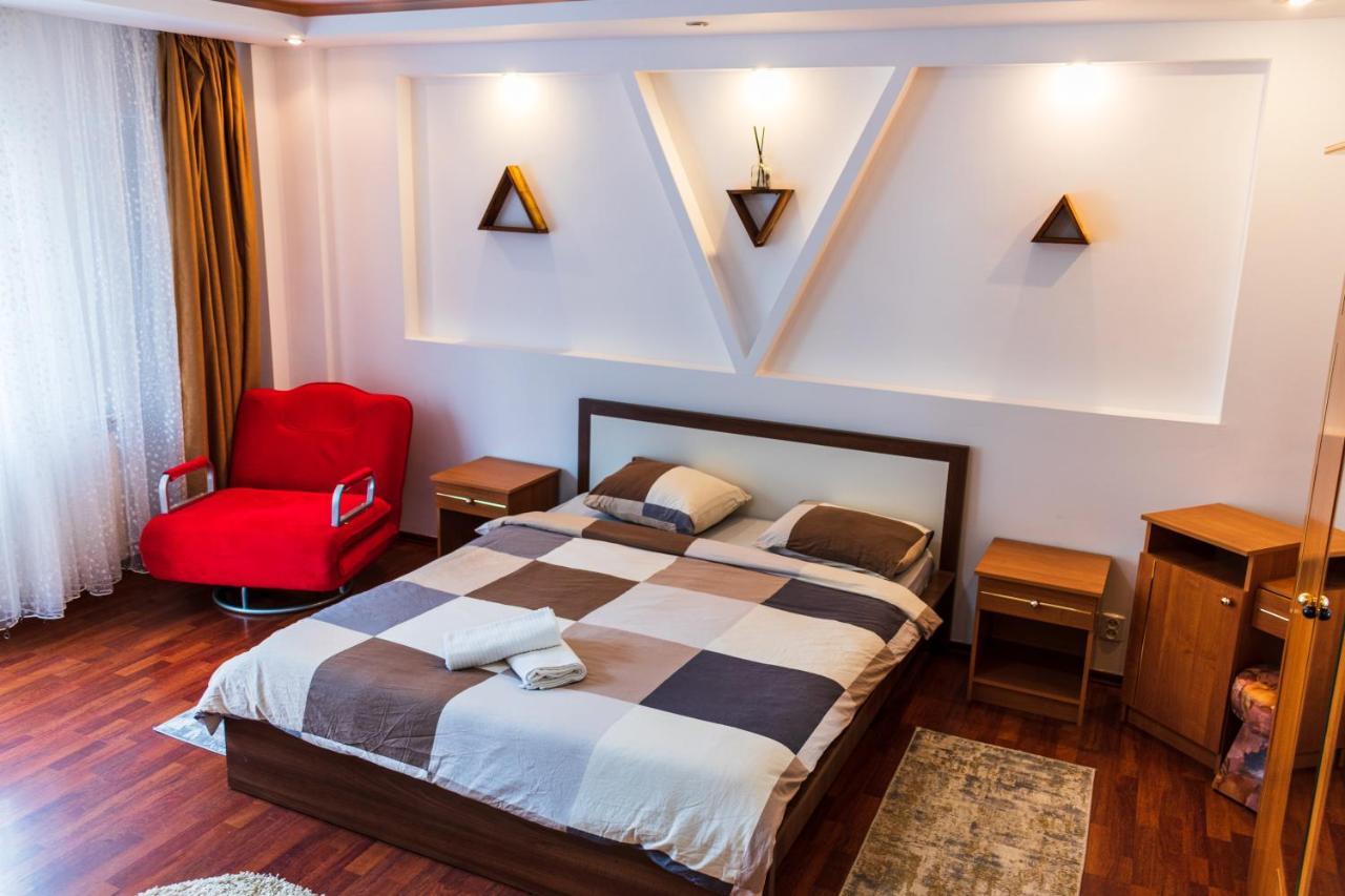 Appartamento Charming And Intimate Getaway In Bucharest - Near Unirii Square Esterno foto
